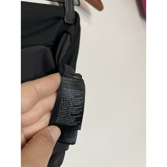 The North face Women's Small Black Lightweight Crop Jogger Pants - Picture 8 of 8